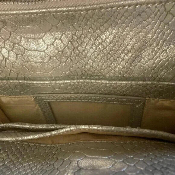 NY&C New York and Company Silver Crossbody Bag- New With Tag - Picture 3 of 6